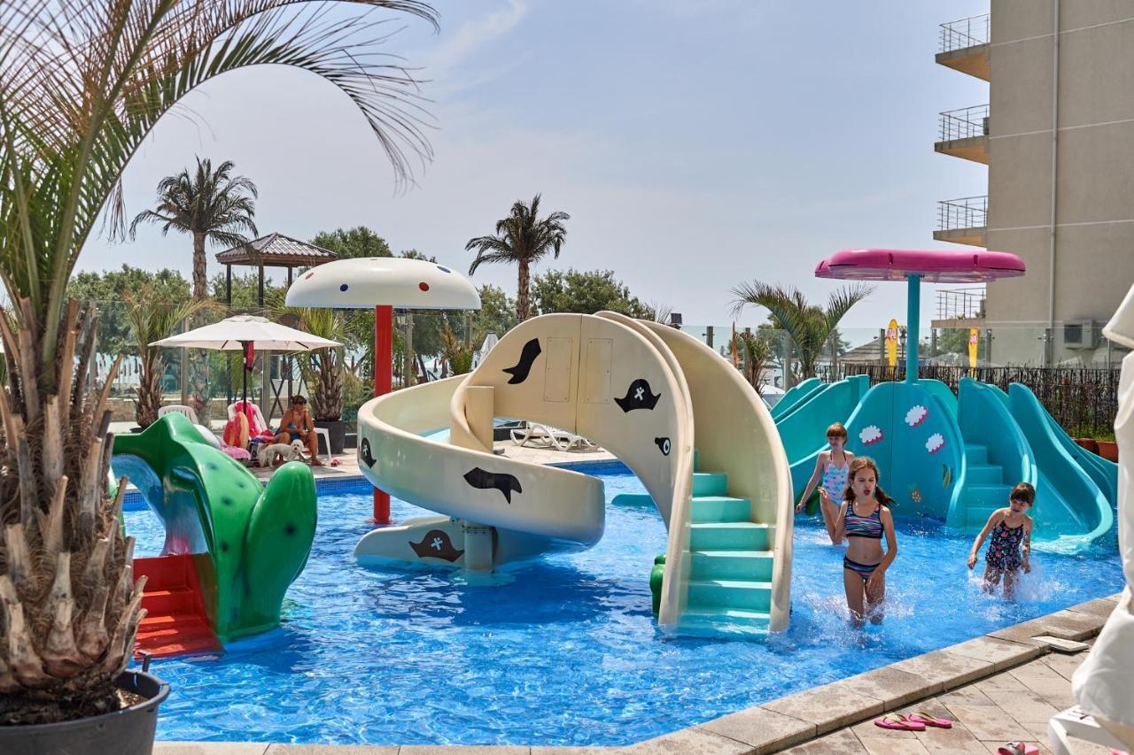 Sunrise Aparthotel Pool & Spa Mamaia Nord 那沃达利 外观 照片